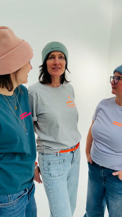T-Shirt, Frauen, ‚Dangerous little disco biscuit‘, Petrol, Lila / Neon Pink, Neon Orange