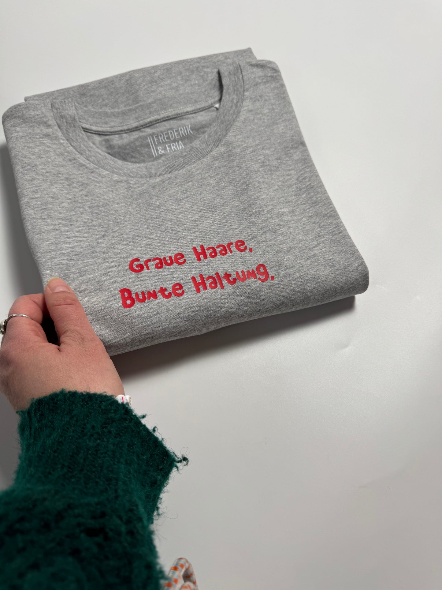 T-Shirt Unisex, Frau Zauberschön, Grau / Rot