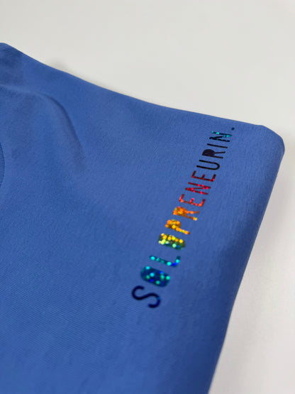 T-Shirt Unisex, ‚Solopreneurin’, Blau / Regenbogen