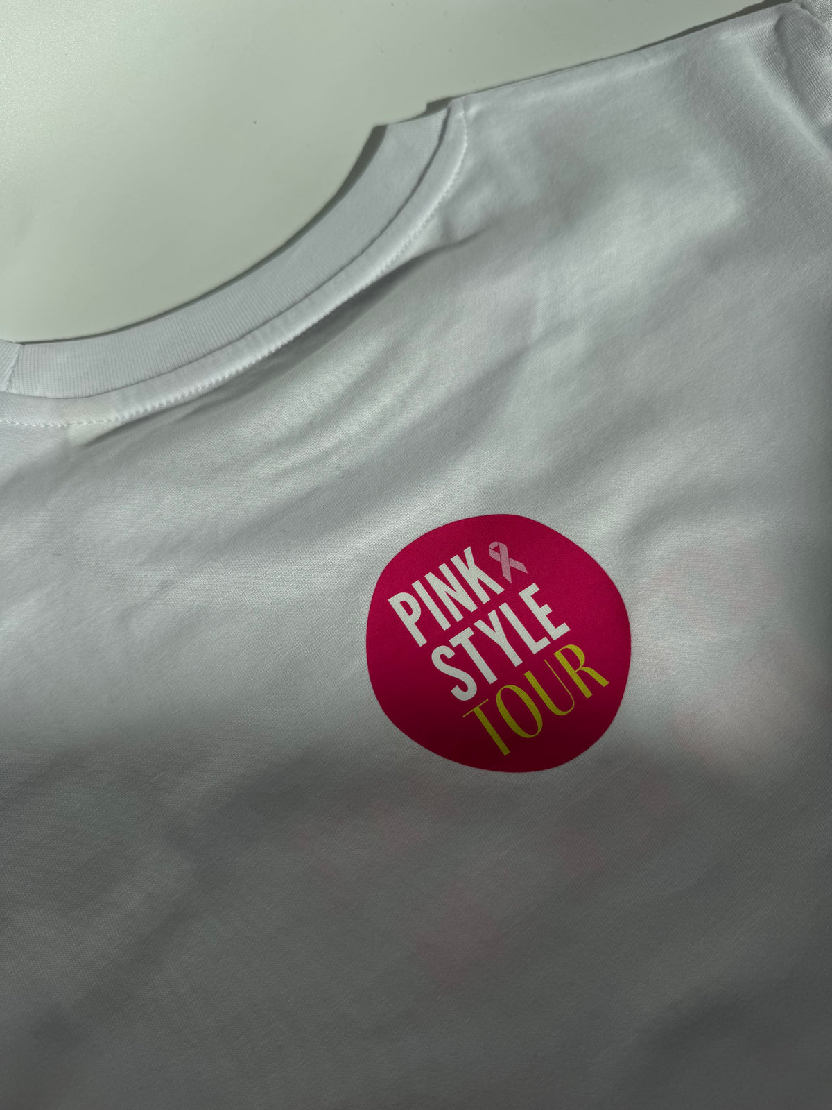UNISEXSCHNITT, T-Shirt, PINK STYLE TOUR, 'Let’s celebrate your new you.‘