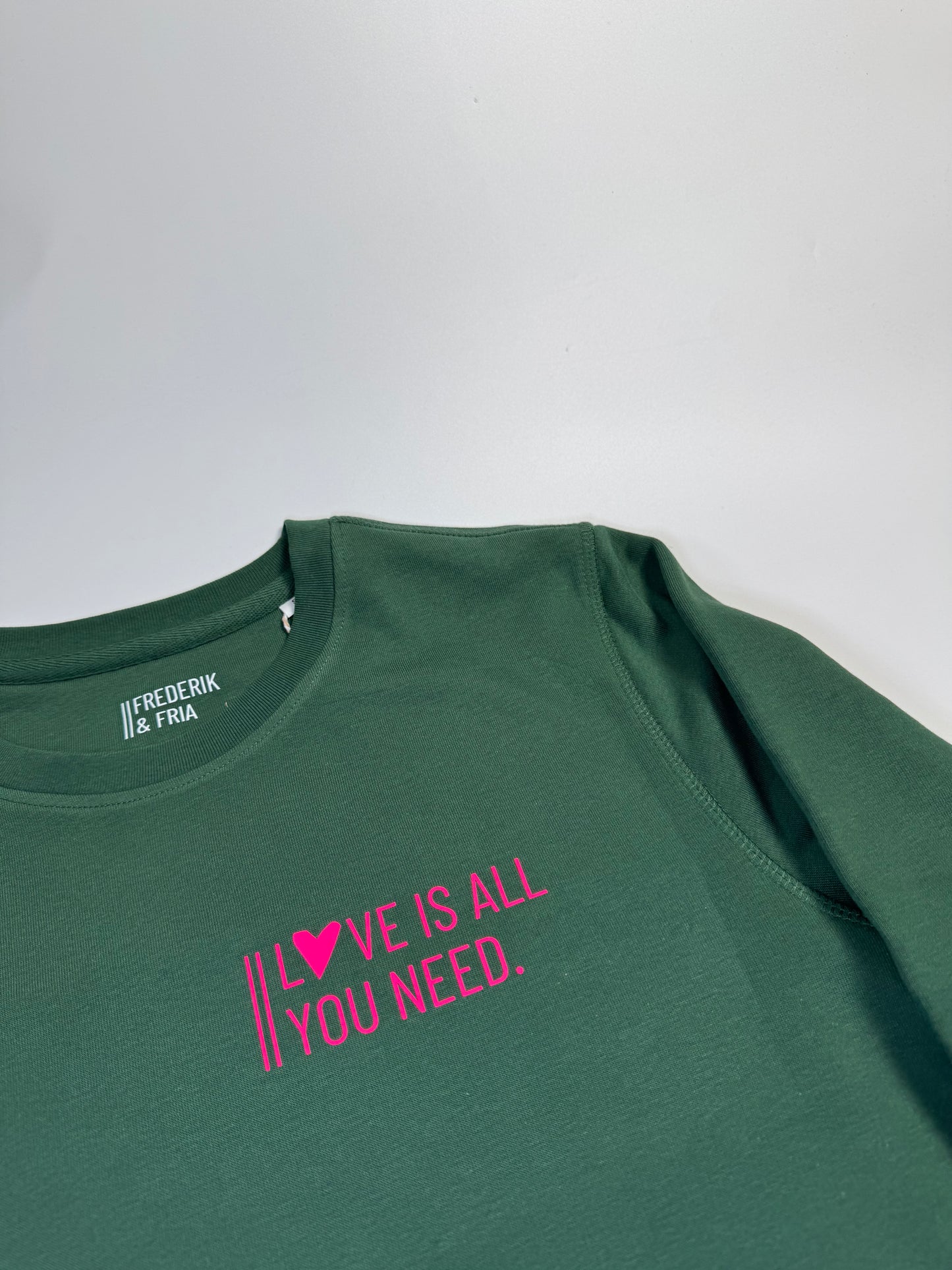 Sweatshirt Unisex 'love is all you need': Bottle Green / Neon Pink
