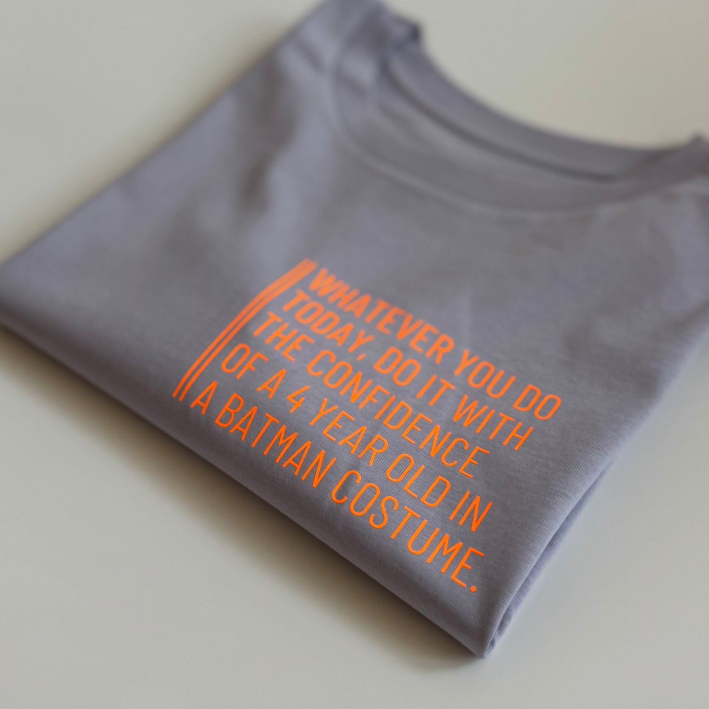 T-Shirt Frauen, ‚…batman….': Lila / Neon Orange