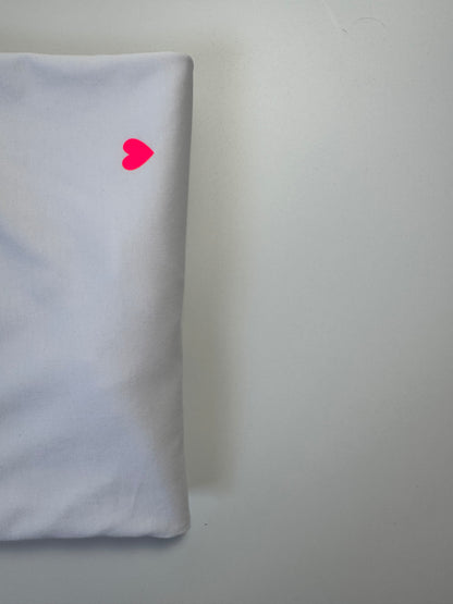 T-Shirt Frauen Herzdruck (B): Weiß / Neon Pink