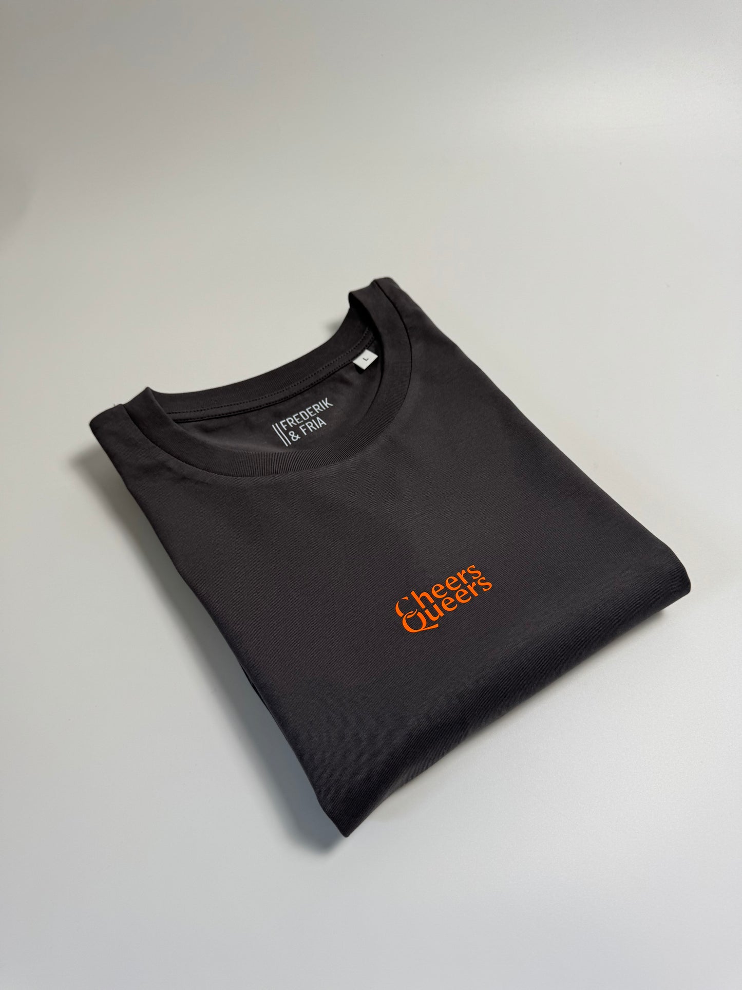 T-Shirt Unisex 'Cheers Queers': anthrazit / neon orange