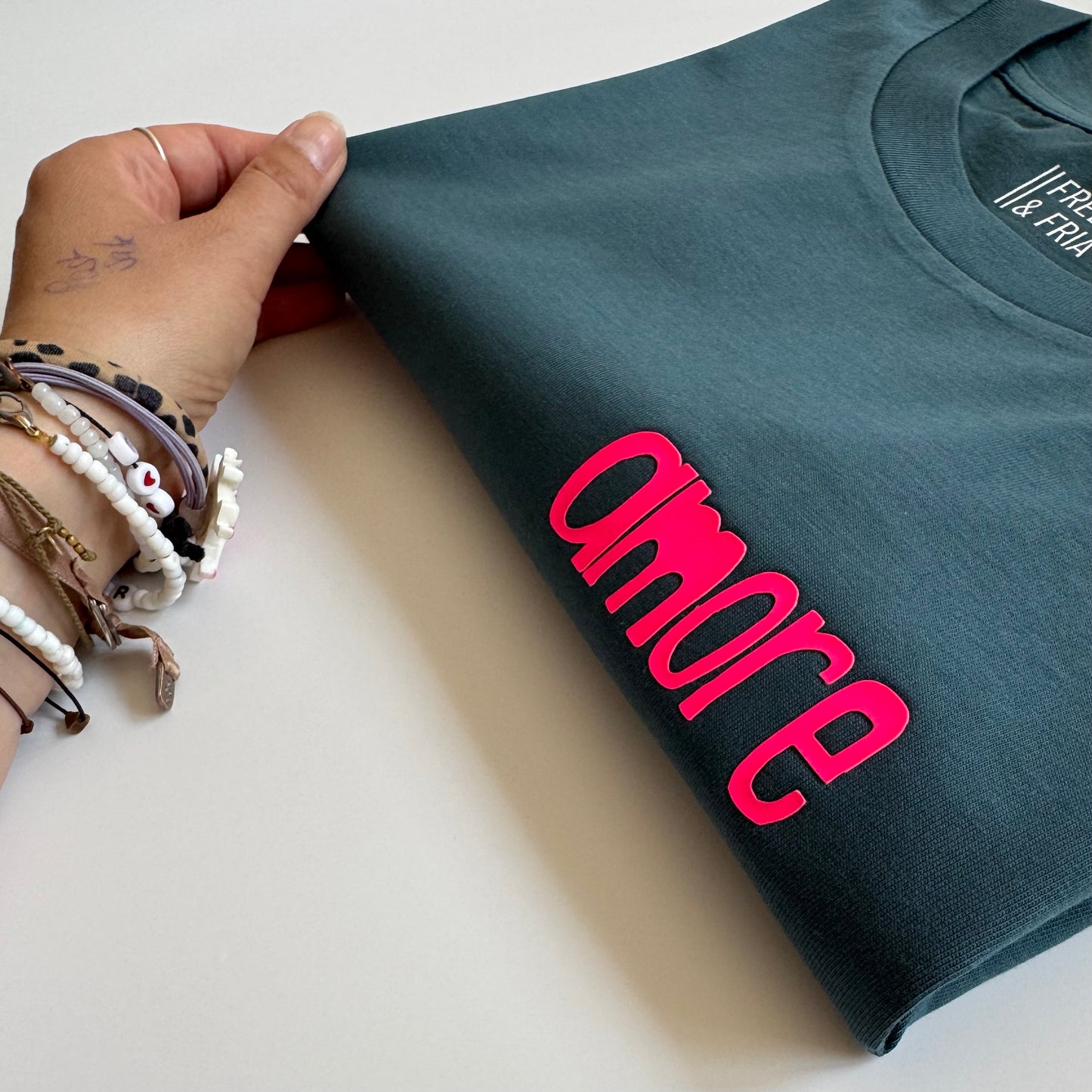 T-Shirt, Frauen, 'amore', Petrol / Neon Pink