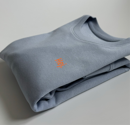 Sweatshirt Unisex 'Hej.': Serene Blue / Neon Orange