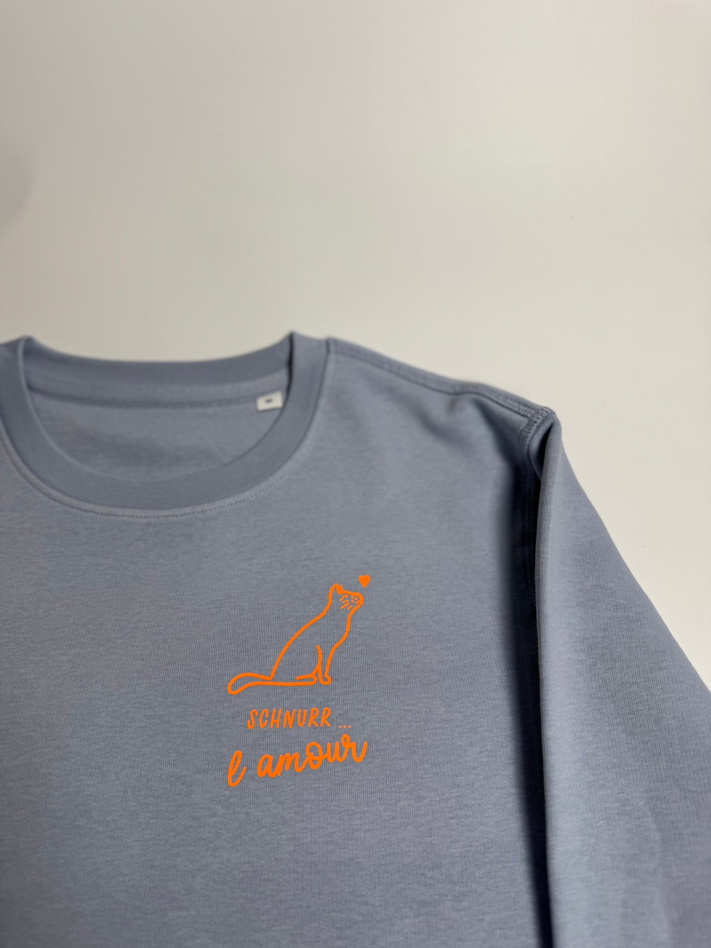Sweatshirt Unisex Schnurr l‘amour, Serene Blue / Neon Orange