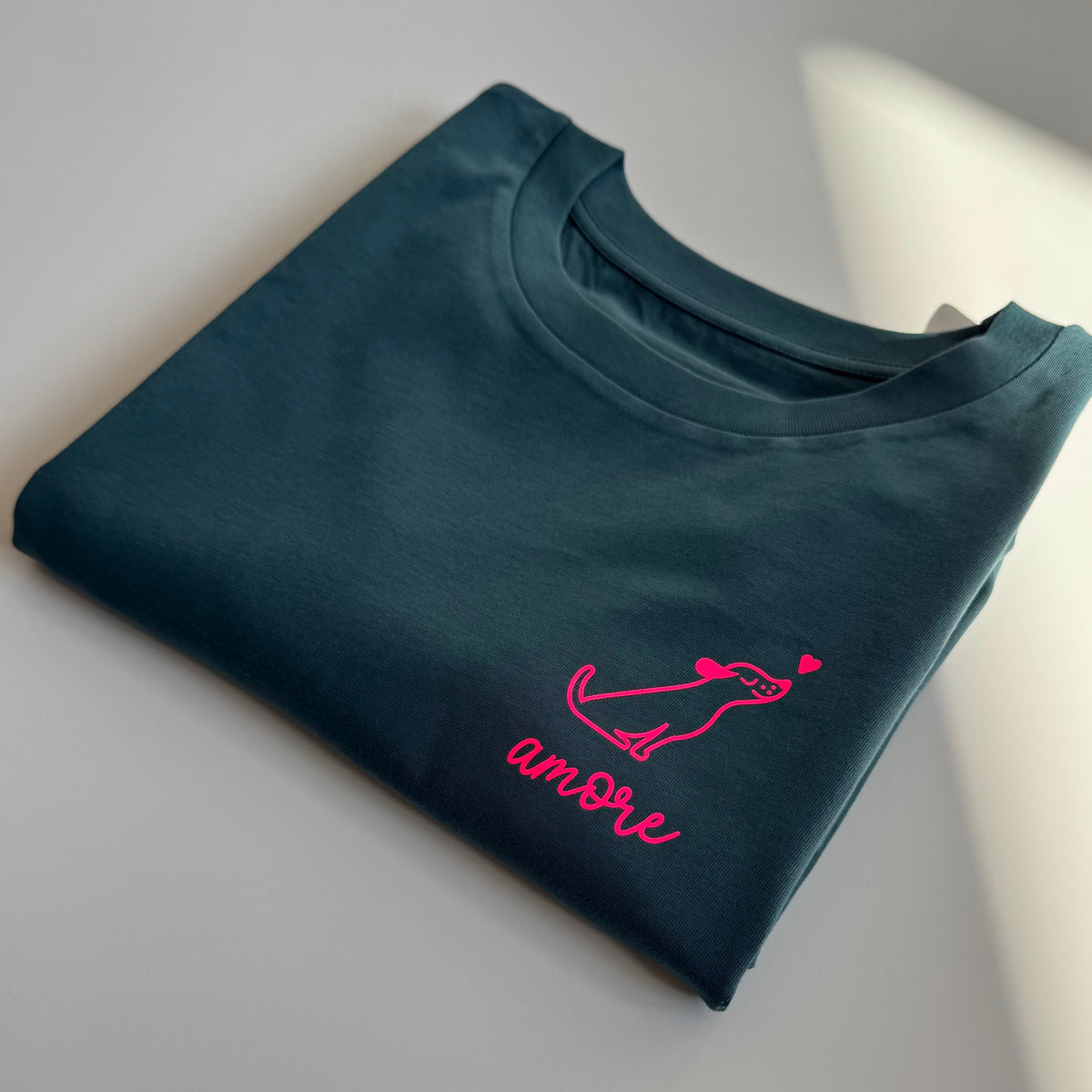 T-Shirt Frauen Hund Amore: Petrol / Neon Pink