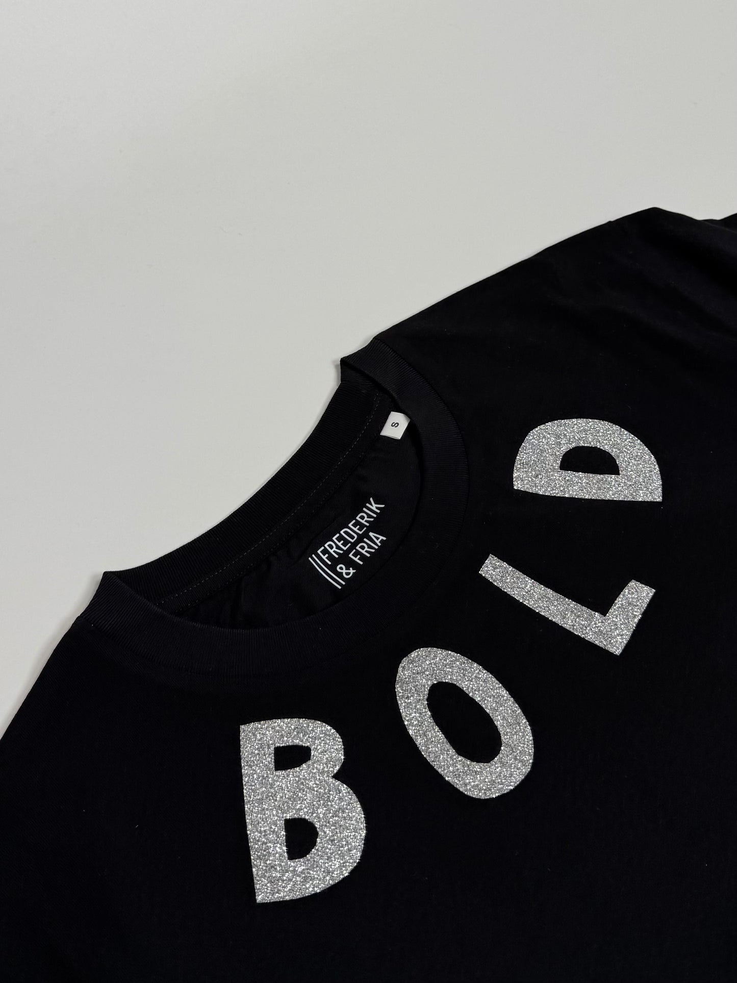 T-Shirt Unisex, BOLD, Schwarz / Silber Glitzer