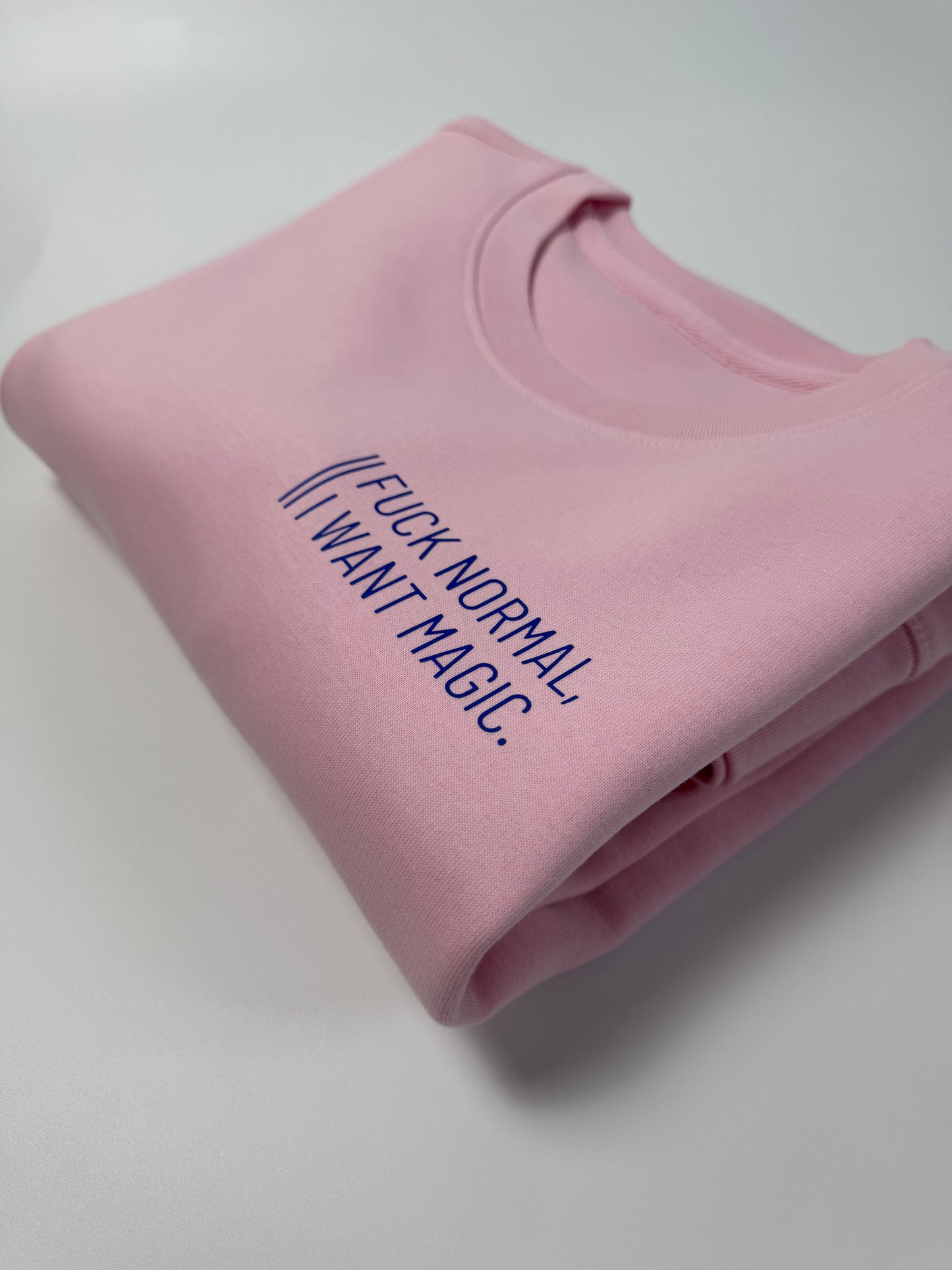 Sweatshirt Unisex ‚Fuck normal, I want magic.‘ (B), Rosa / Blau