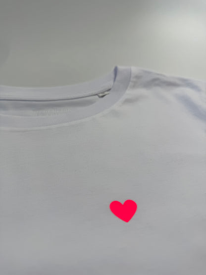 T-Shirt Frauen Herzdruck (B): Weiß / Neon Pink