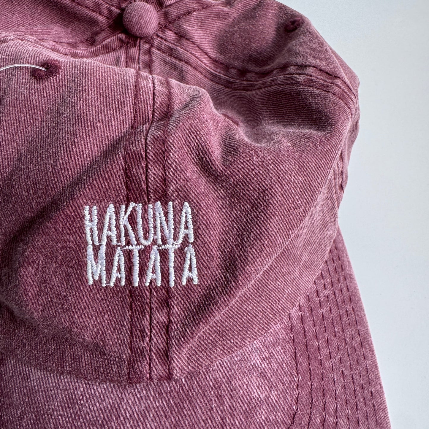 %% Reduzierter Restposten: Cap 'Hakuna Matata', Granat washed