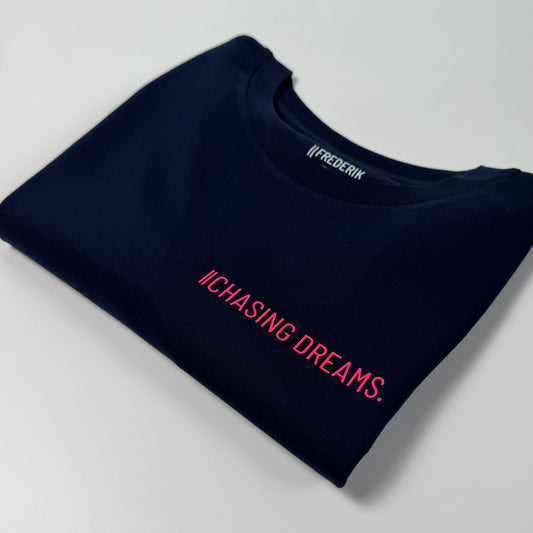 T-Shirt, Frauen, ‚Chasing Dreams‘, Navy / Neon Pink