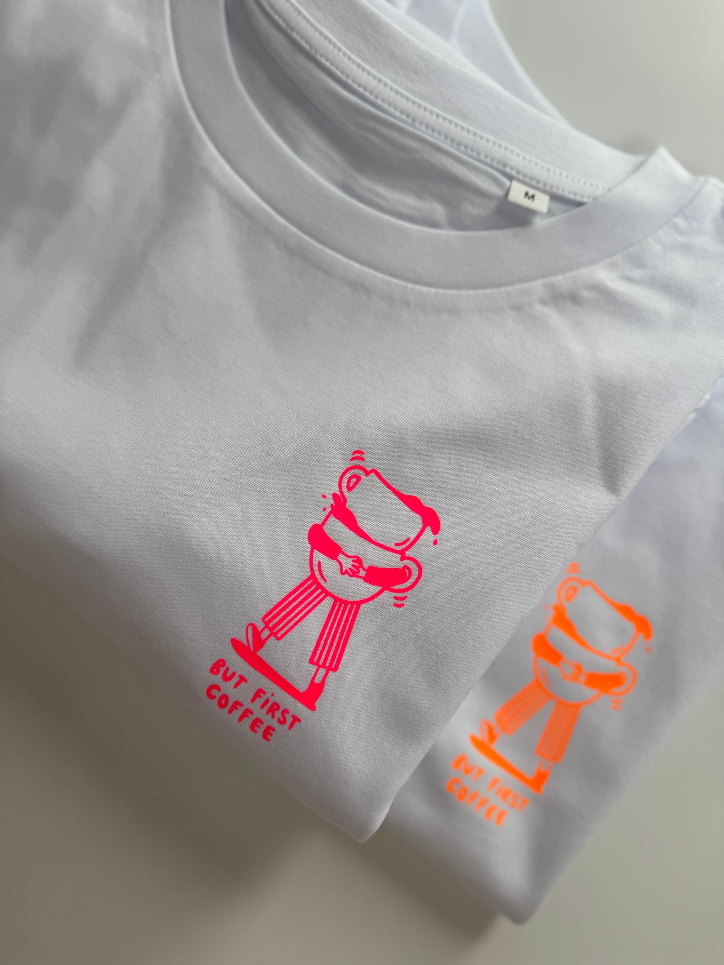 T-Shirt, Frauen, But first coffee, Weiß / Neon Pink, Neon Orange