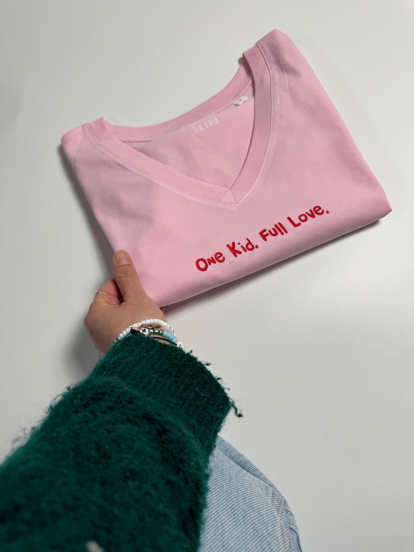 T-Shirt Frauen, V-Ausschnitt, Frau Zauberschön, Rosa / Rot