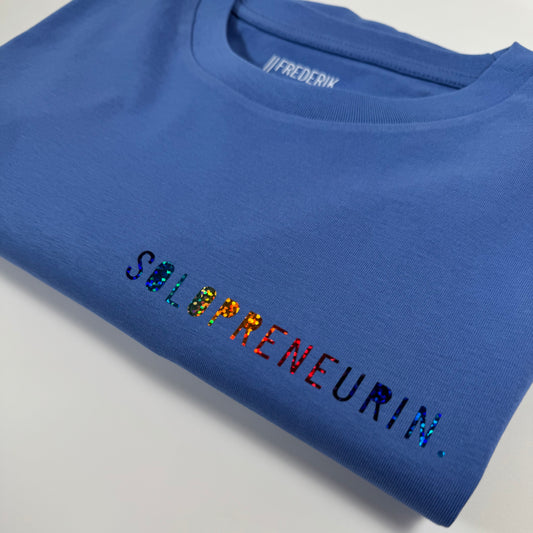T-Shirt Unisex, ‚Solopreneurin’, Blau / Regenbogen
