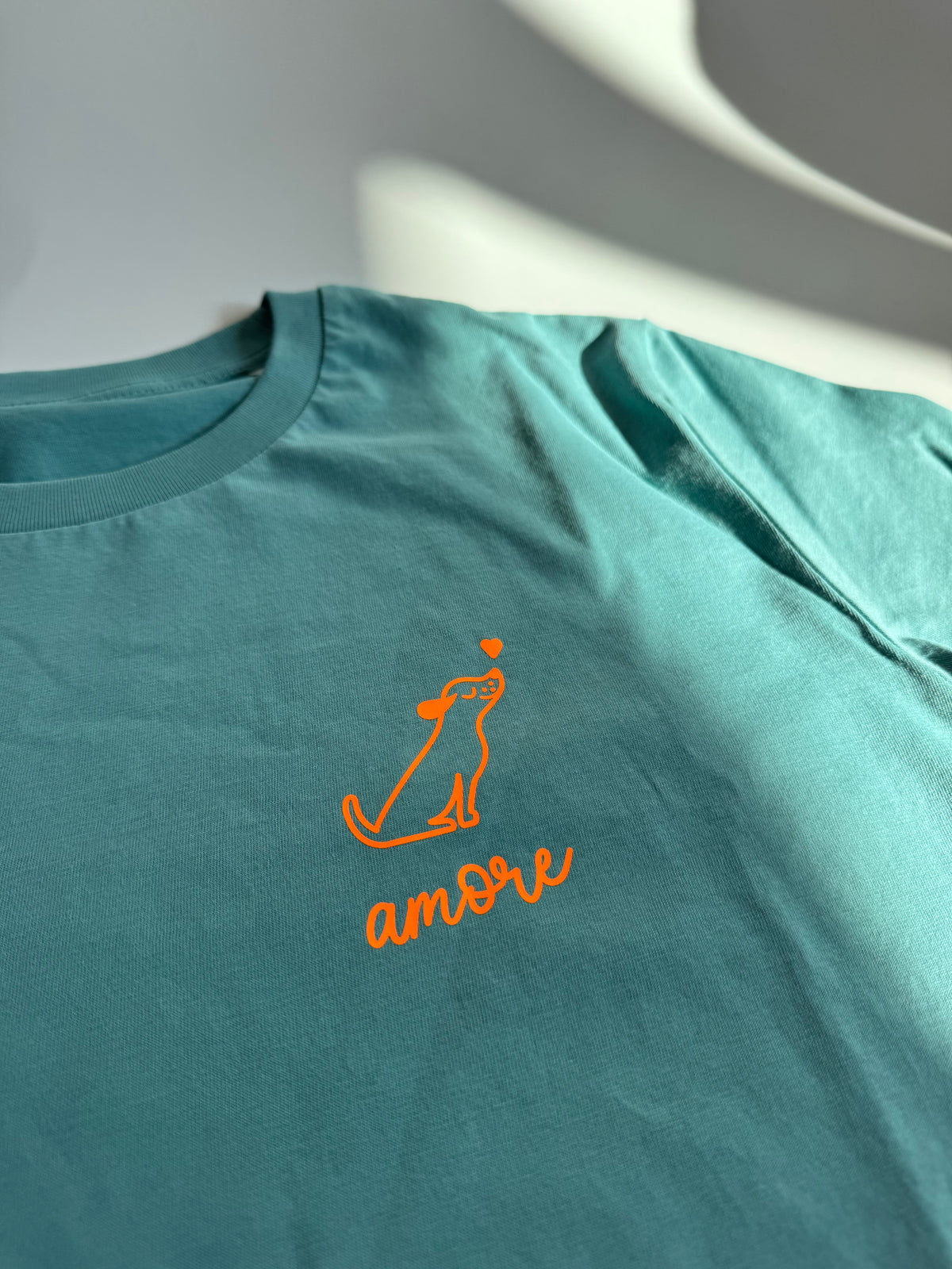 T-Shirt Unisex, Hund Amore, Ocean Blue / Neon Orange
